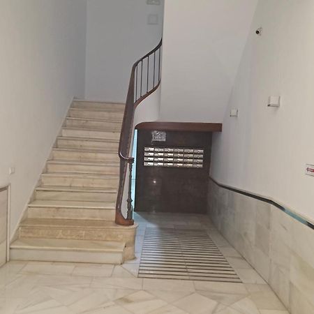Chic Casa Cathedral At Calle Fresca 2-Bedroom Apartment In Malaga City Center Bagian luar foto