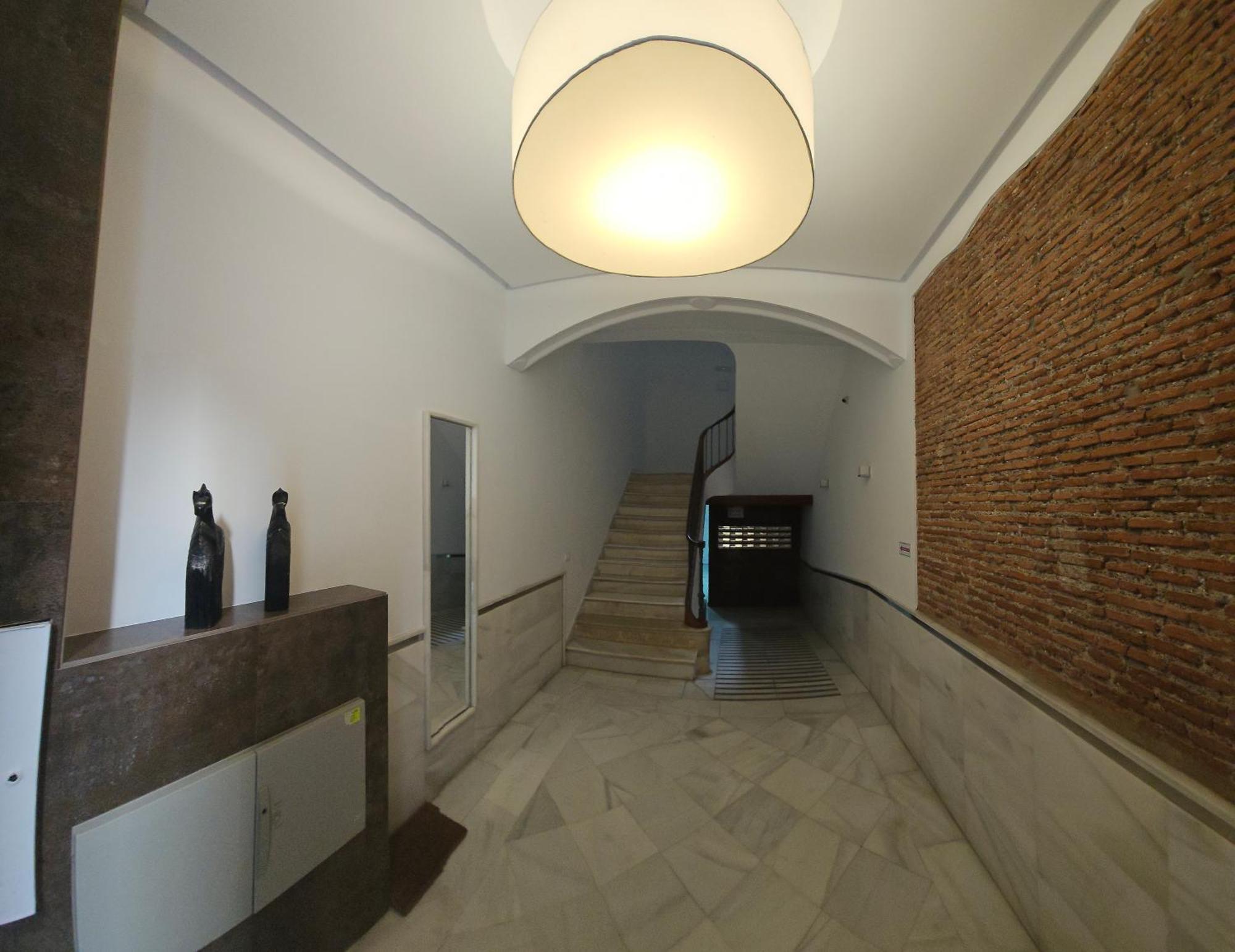 Chic Casa Cathedral At Calle Fresca 2-Bedroom Apartment In Malaga City Center Bagian luar foto
